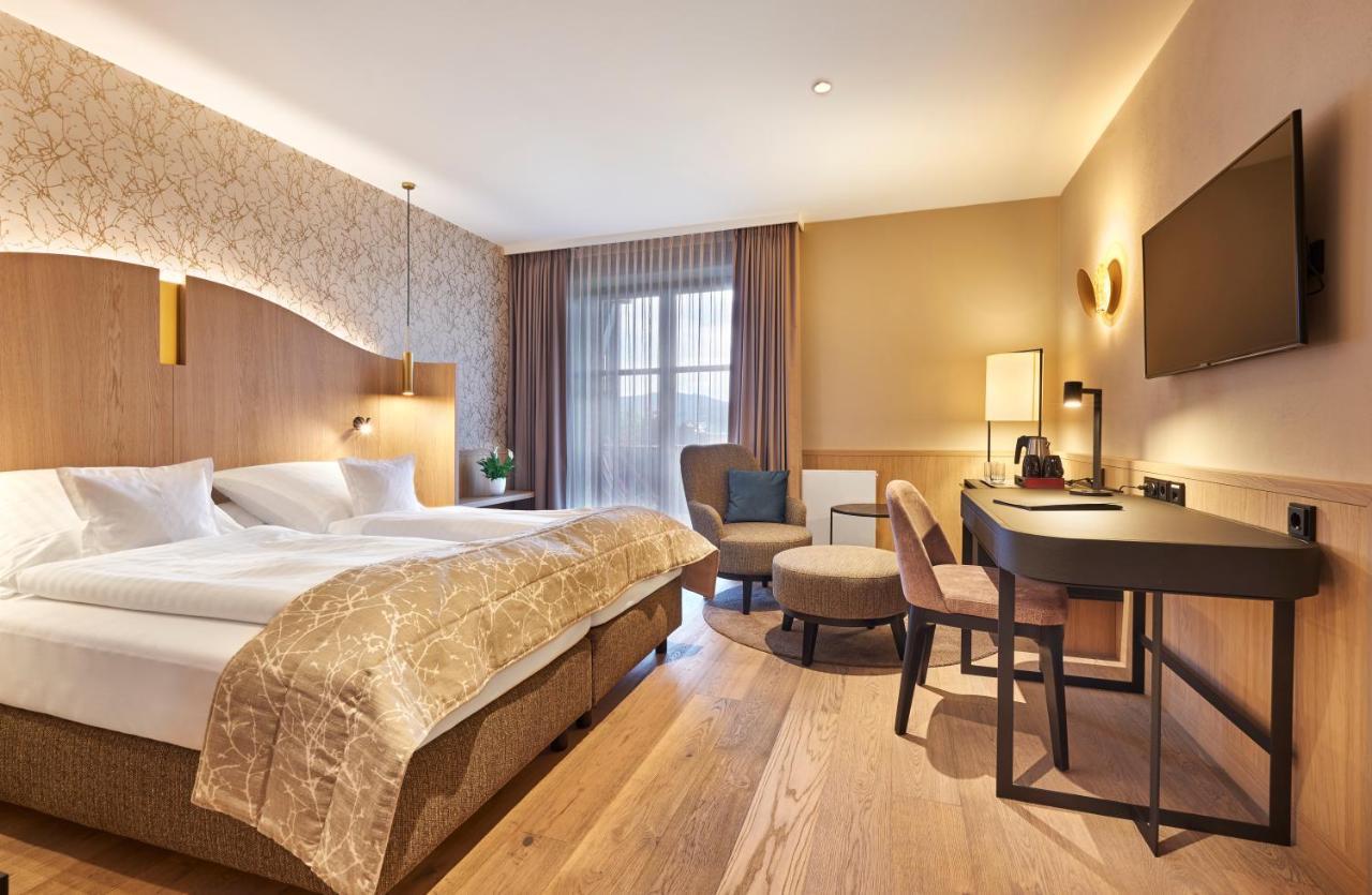 Hotel Zur Waldbahn ツヴィーゼル エクステリア 写真