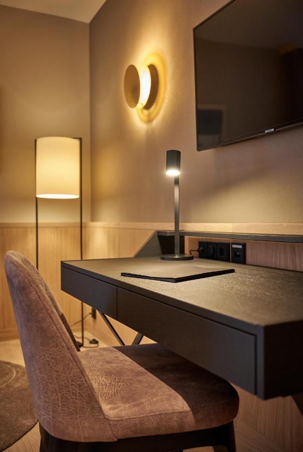 Hotel Zur Waldbahn ツヴィーゼル エクステリア 写真