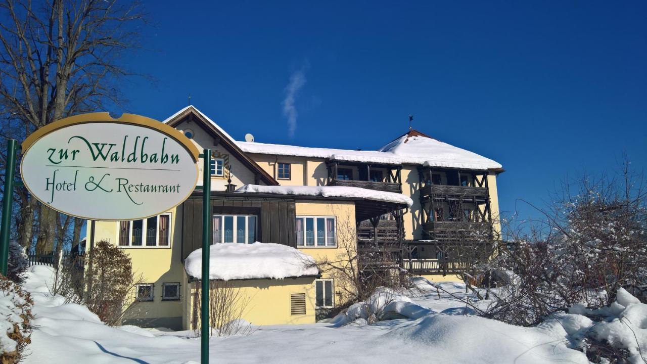 Hotel Zur Waldbahn ツヴィーゼル エクステリア 写真